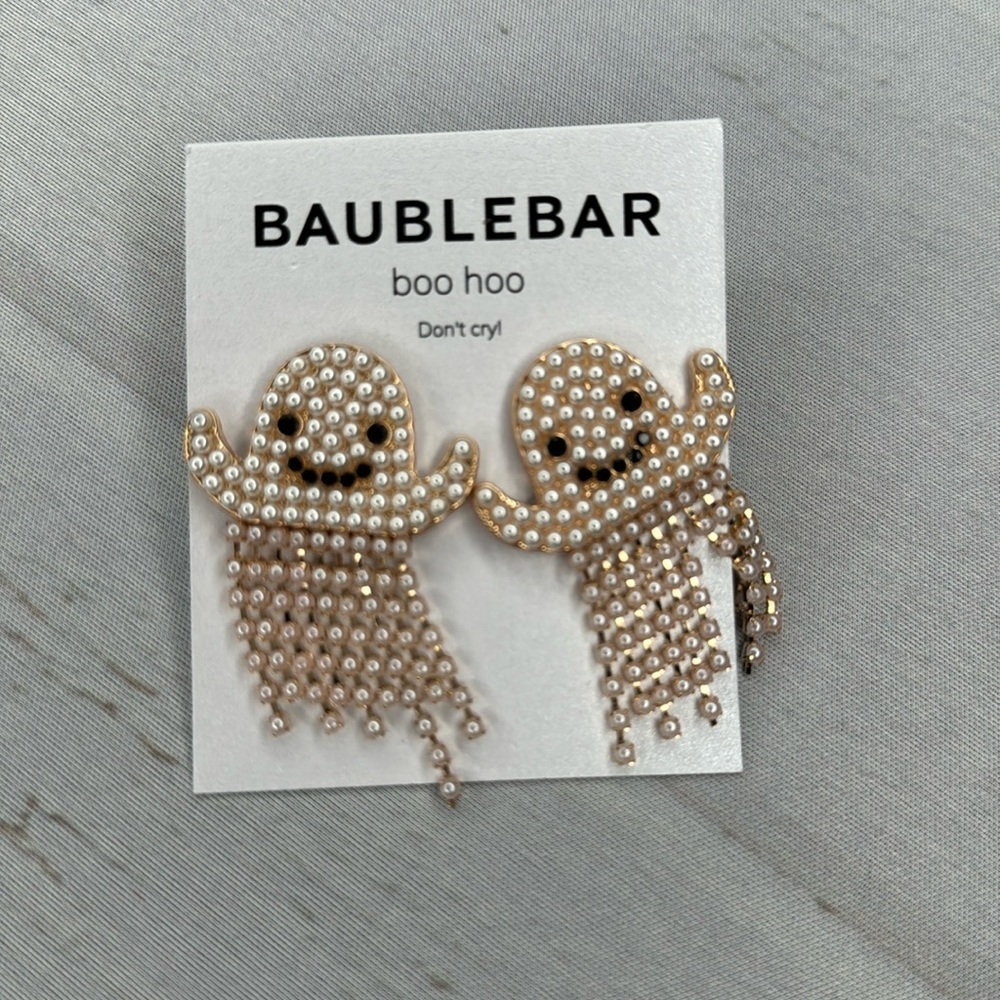 NWT BaubleBar Boo Hoo Ghost Pearl Beaded Chandelier Halloween Earrings - Picture 2 of 3